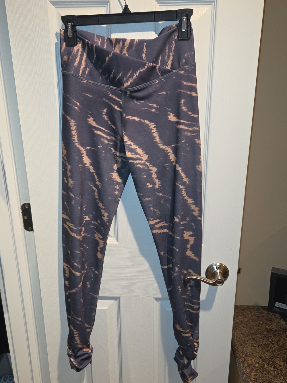 Mika Yoga Wear Leggings-NWOT